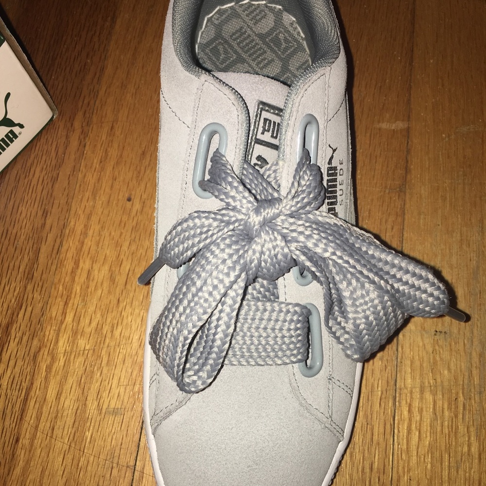 BRAND NEW PUMA SNEAKERS